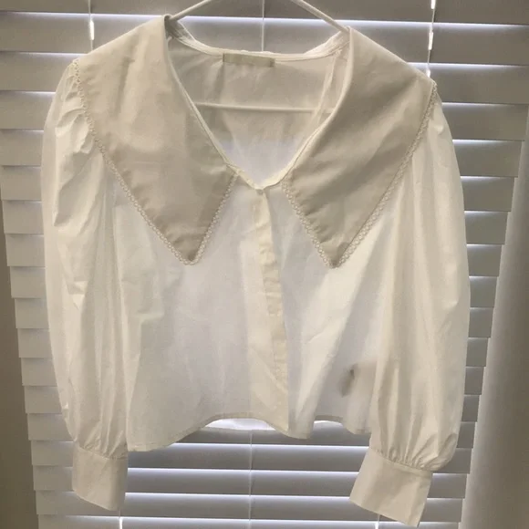 Q2 Button-Front Ruffle Shirt Embroidered Peter Pan collar Size S - Picture 4 of 15
